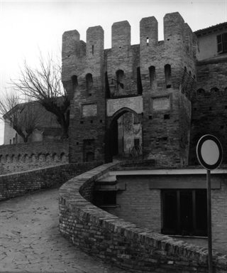 Rivellino delle mura di Castel d'Emilio